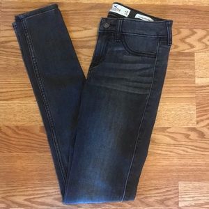 HOLLISTER LOW RISE SUPER SKINNY JEANS, SIZE 1.